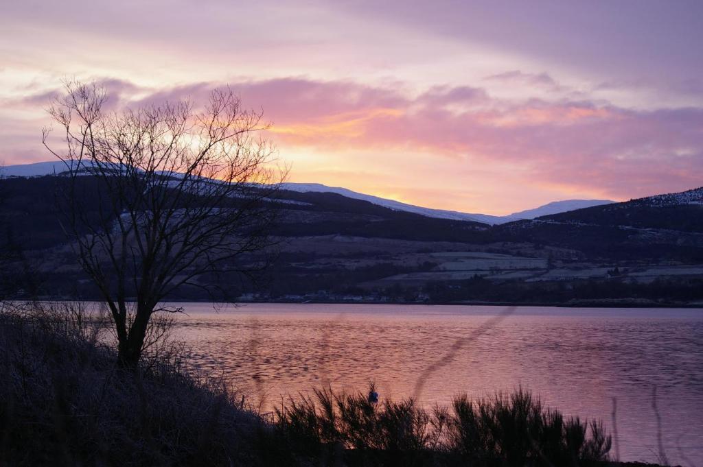 Quirky Lochside Home Inveraray Exterior photo